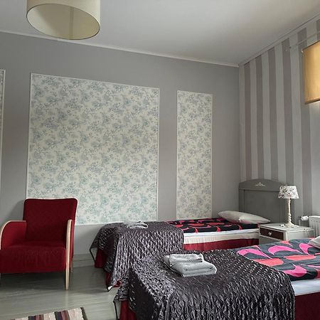 Guesthouse Kadrina Mois Екстериор снимка