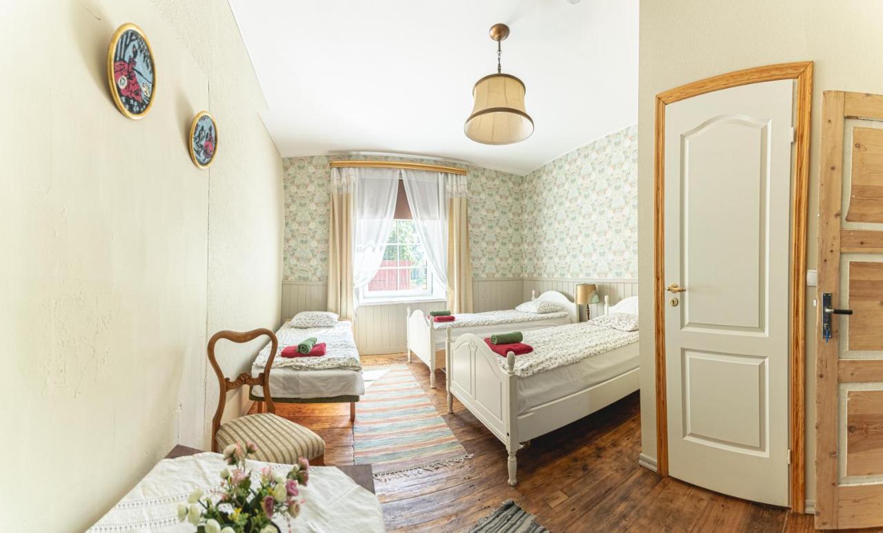 Guesthouse Kadrina Mois Екстериор снимка