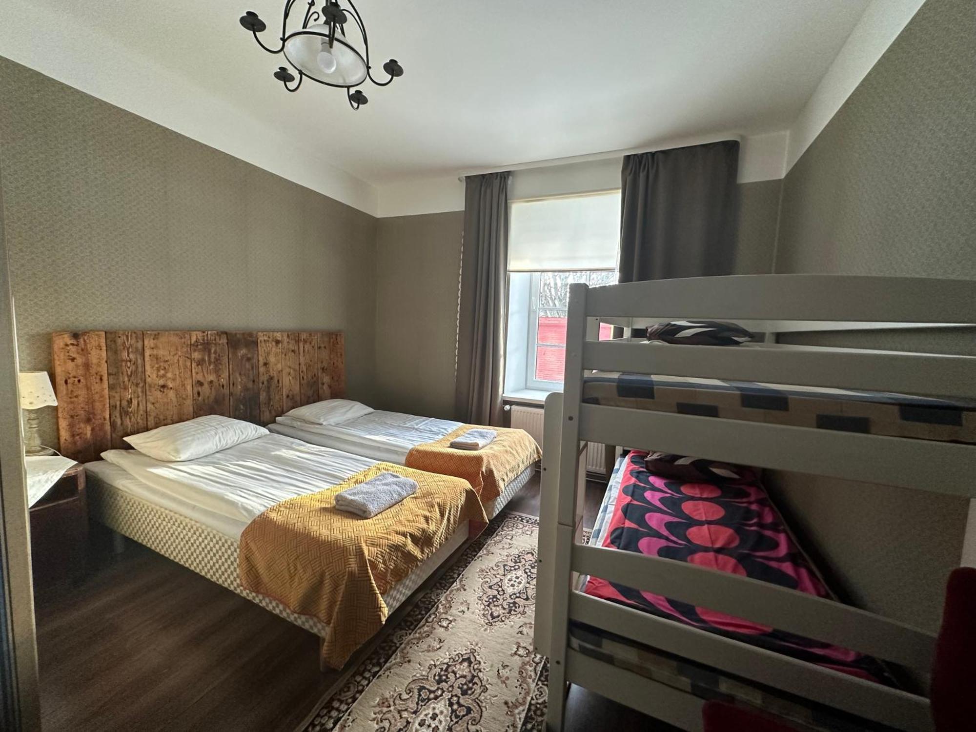Guesthouse Kadrina Mois Екстериор снимка